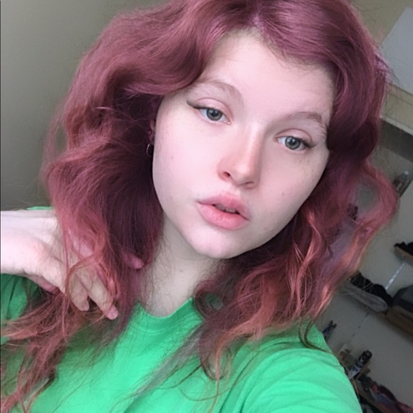 Meet your Posher, Sarah - Picture 1 of 1